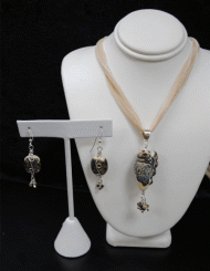 Conch shell necklace set