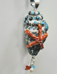 Conch shell with starfish