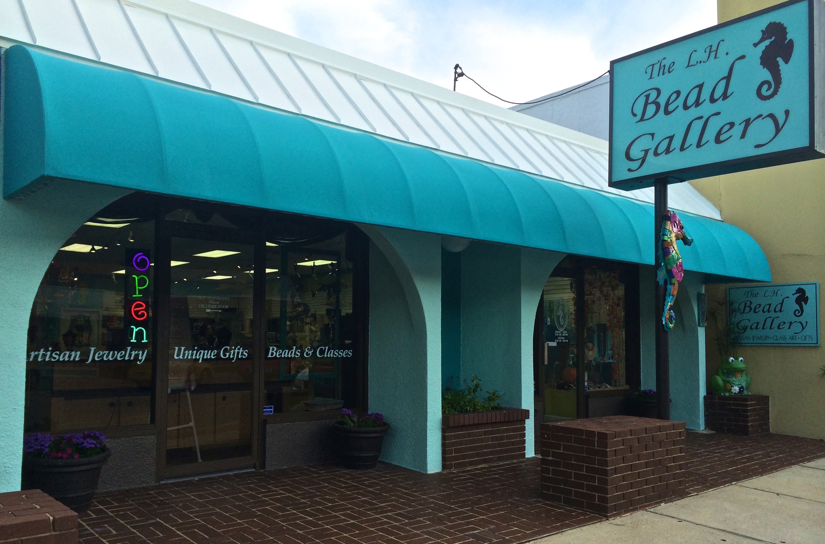 About the Panama City Gallery, Studio & Lisa Hanna The LH Bead Gallery