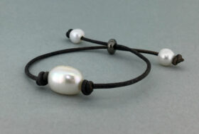 Walk-in Workshop Adjustable Leather Pearl & Gems Bracelet